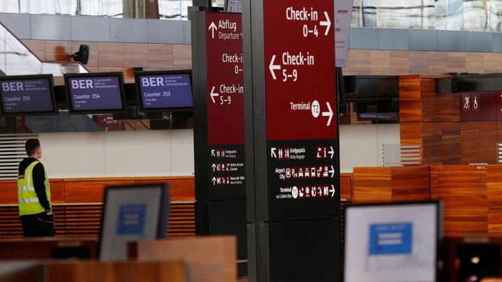 "Prokleté" berlínské letiště shání 20 tisíc dobrovolníků. Chce otestovat běžný provoz