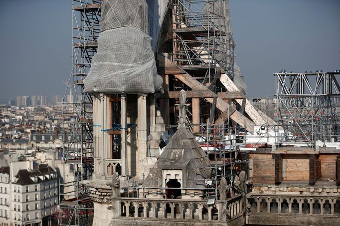 Rekonstrukce Notre Dame v Paříži dva roky po požáru, duben 2021