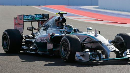 Mercedes Formula One driver Nico Rosberg of Germany takes a curve during the first Russian Grand Prix in Sochi October 12, 2014. REUTERS/Maxim Shemetov (RUSSIA - Tags: SP