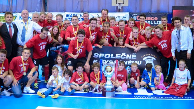 Futsalisté Chrudimi slaví svůj desátý ligový titul