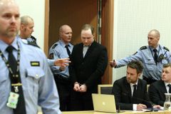 Byli jsme pomalí. Policie se prvně omluvila za Breivika