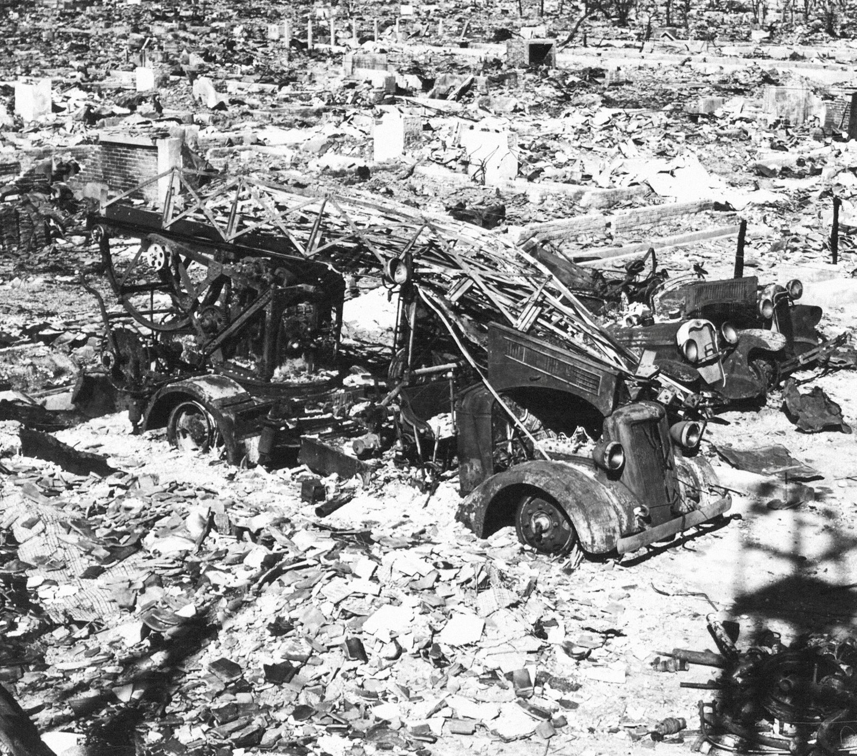 Jednorázové užití / Fotogalerie / Před 75 lety USA shodili jadernou pumu na Hirošimu