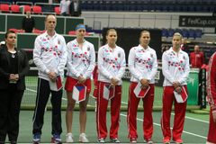 Tenistky vyrazily na Fed Cup. Kvitová přiletí tryskáčem sama