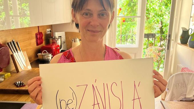 Herečka Klára Trojanová byla hostem v podcastu (ne!)ZÁVISLÁ.