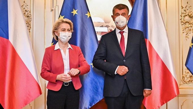 Předsedkyně Evropské komise Ursula von der Leyenová a český premiér Andrej Babiš.