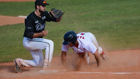 Prohlédněte si galerii z odvetných zápasů finále baseballové extraligy, v nichž si hráči pražské Kotlářky vynutili pátý rozhodující zápas na hřišti brněnských Draků.