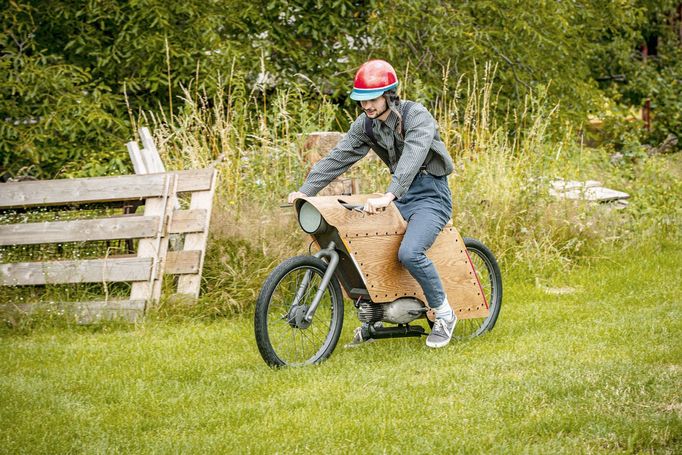 Prototyp motocyklu vyrobený svépomocí v duchu Jawy