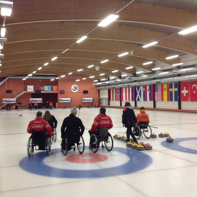 Mistrovství České republiky v curlingu vozíčkářů v Praze bylo zároveň finálovým kolem VII. ročníku Eurovia ligy curlingu vozíčkářů.