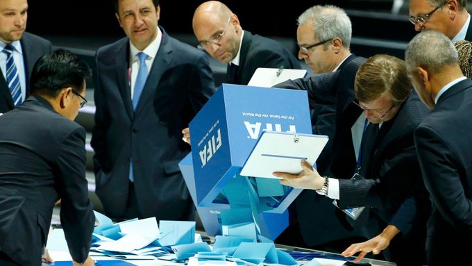 Volby šéfa FIFA proběhnou podle plánu