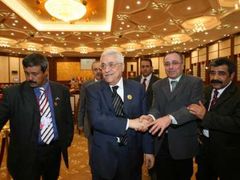Prezident palestinské autonomie Mahmúd Abbás vyzval Ehuda Olmerta k dalšímu jednání s Palestinci.