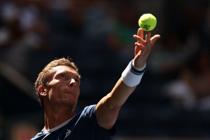 Jiří Lehečka  ve čtvrtfinále US Open proti Carlosi Alcarazovi