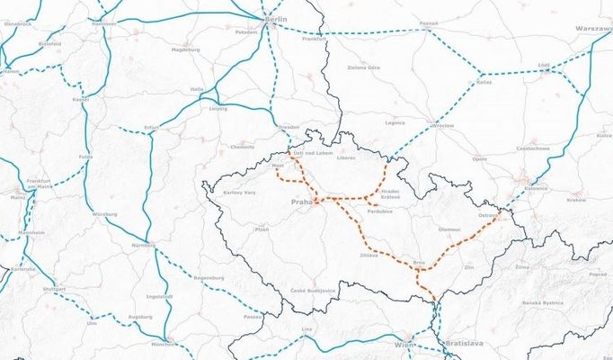 Budování vysokorychlostních železnic ve střední Evropě včetně Česka. Plné čáry ukazují již funkční železnice a přerušované čáry signalizují další plánované trasy.