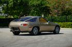 Porsche 928 působí dodnes moderně, i když od jeho ženevské premiéry letos uběhlo 47 let.