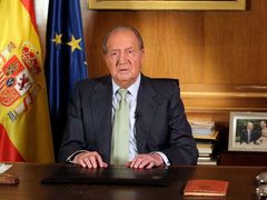 Juan Carlos oznamuje abdikaci.
