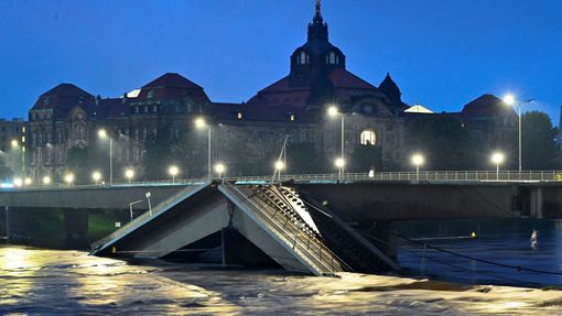 V Drážďanech hladina Labe vystoupala téměř na šest metrů, obvykle má jeden a půl metru.