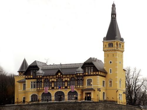 Opravený zámek Větruše