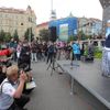 Muslimové v pražském katolickém chrámu