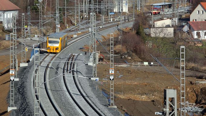 Mezi Benešovem a Voticemi skončila modernizace železniční trati za téměř 6,8 miliardy korun.