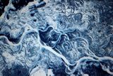 Ledové království kolem ruské řeky Dněpr na snímku, který v listopadu zveřejnila na svém Flickru americká vesmírná agentura NASA. Snímek pořídil astronaut Thomas Pesquet z mezinárodní vesmírné stanice ISS (vyfoceno v roce 2017, zveřejněno 2018).