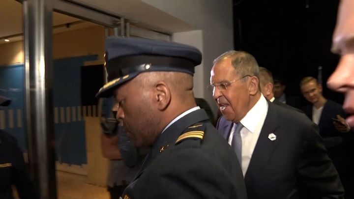 "Co tady do p... děláte?" Lavrov před kamerami po dotazu na Prigožina neudržel nervy