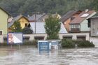 Obec Hanušovice na Šumpersku zaplavila povodňová vlna v neděli dopoledne.