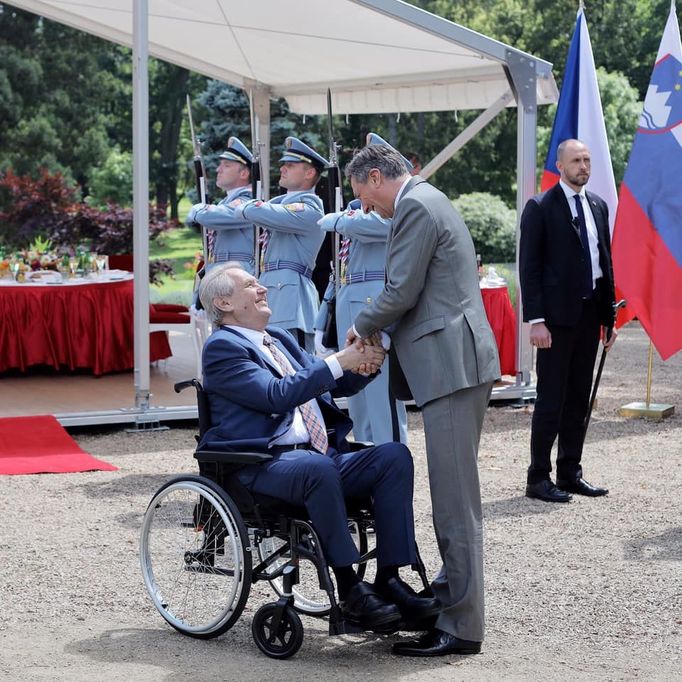 Prezident republiky Miloš Zeman s prezidentem Slovinské republiky Borutem Pahorem, se kterým se při jeho dvoudenní návštěvě setkal na zámku v Lánech dne 12. 7. 2021