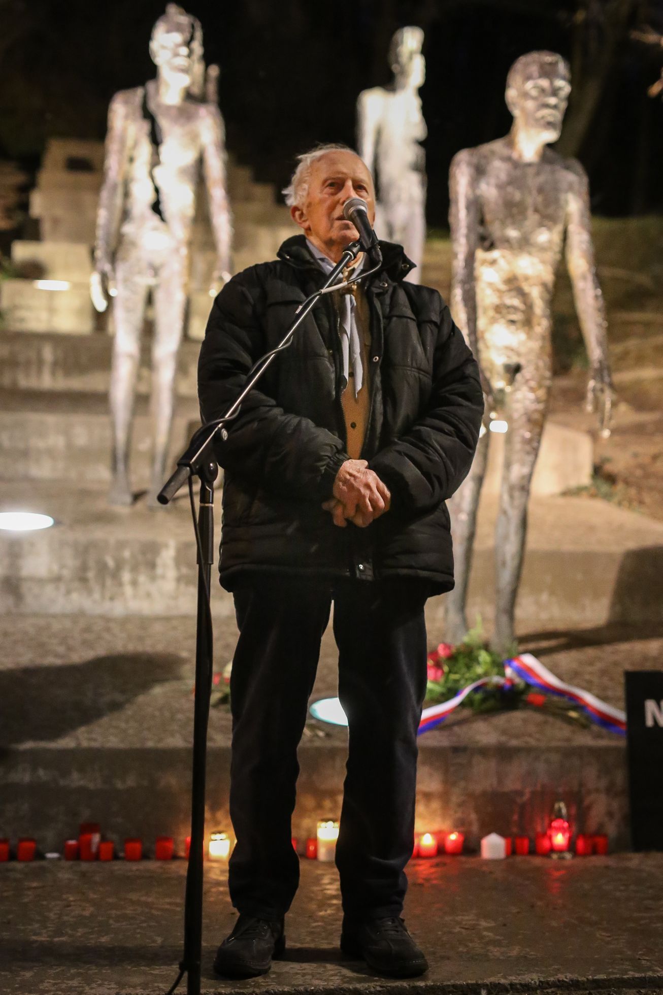 Shromáždění k připomínce 25. února a obětem komunismu - Staromětské náměstí a Úvoz