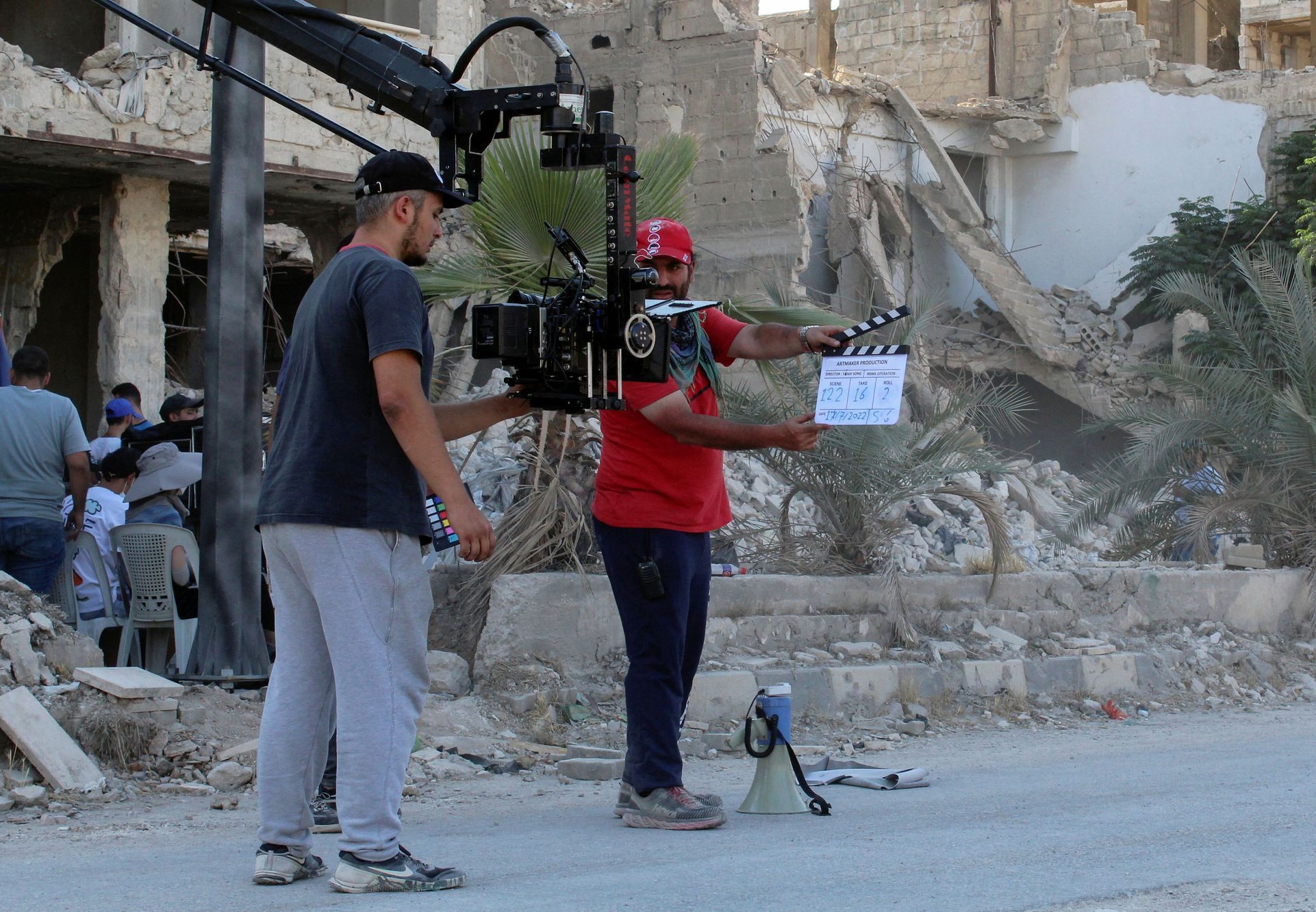 Natáčení filmu Operace domov v troských syrského města Džavár Asvád.