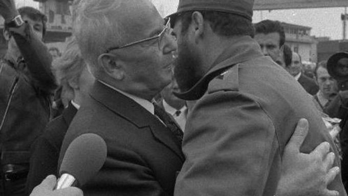 Gustáv Husák a Fidel Castro.