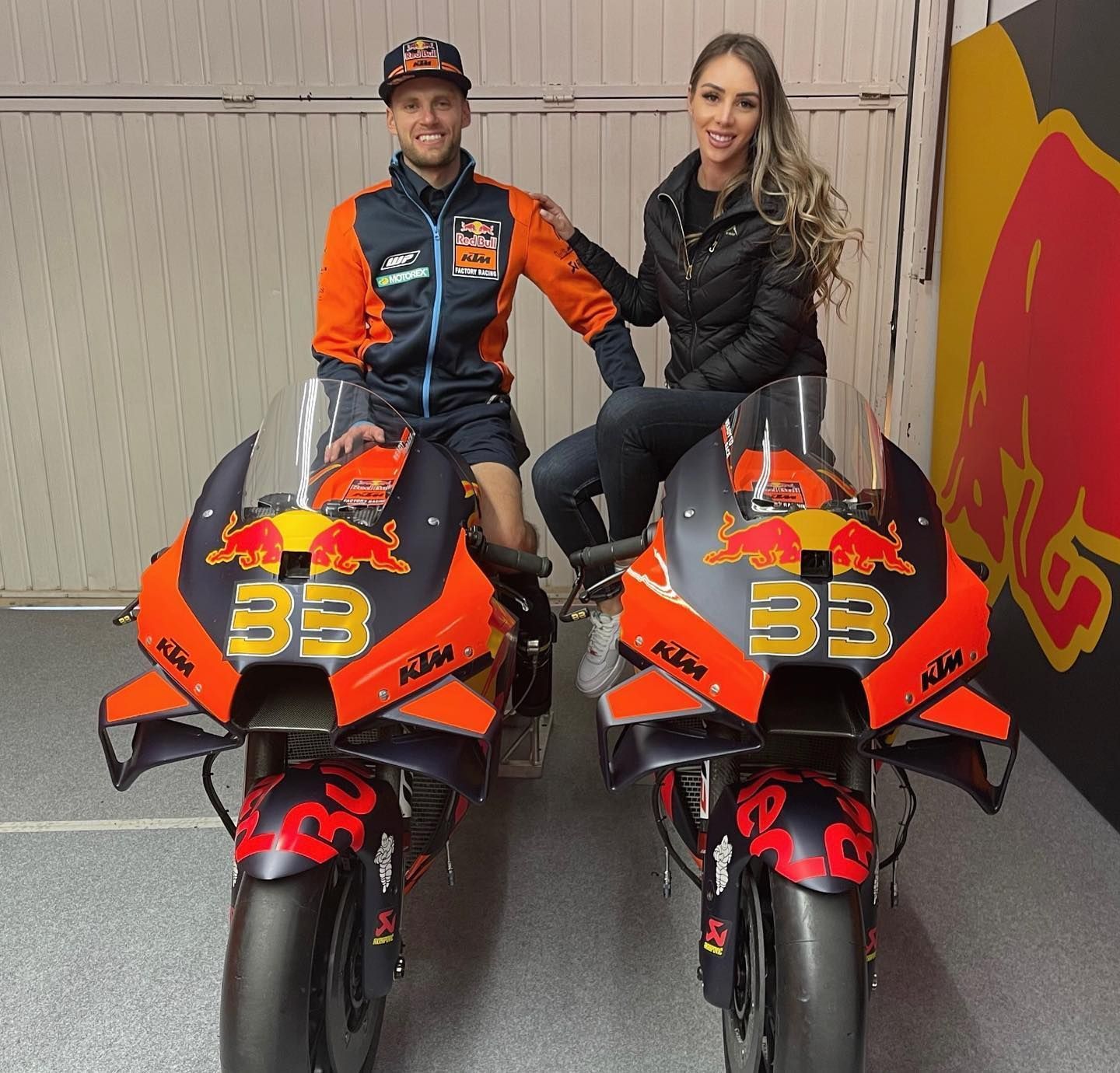 Brad Binder a Courtney Renniersová