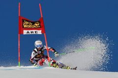 Bremová si výhrou upevnila vedení v obřím slalomu SP. Dubovská bez bodů