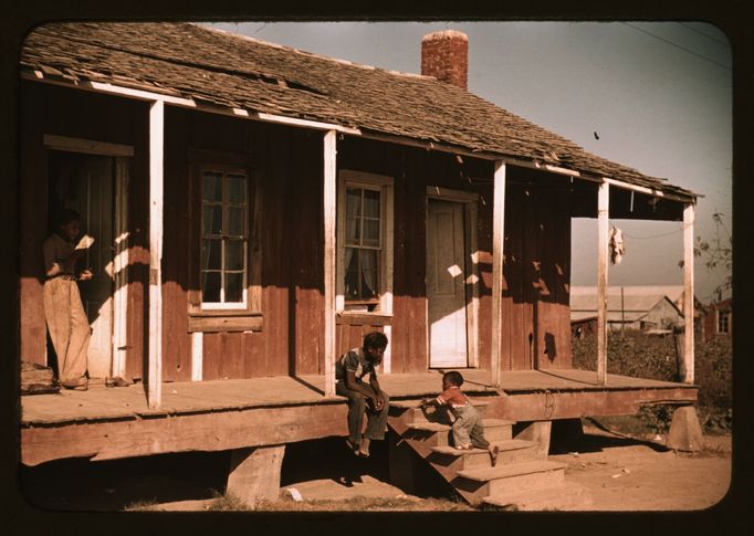 Černoši na bavlníkové plantáži v Mississippi, 1939.