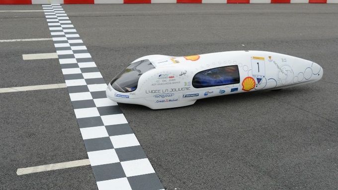 Prototyp v cíli závodu studentských ekologických vozidel