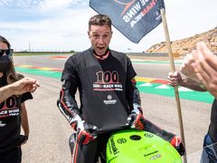 Jonathan Rea slaví v Aragónu svůj stý triumf v závodě MS superbiků.