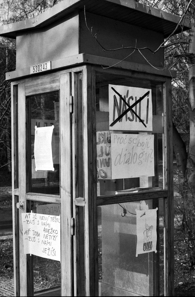 Telefonní budka, telefonní automat, telefon, telekomunikace, historie, ekonomika, domácí