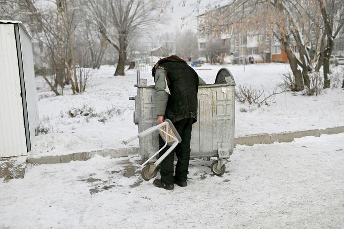 Život bezdomovců v třeskutých mrazech na Sibiři v Rusku.  19. 2. 2020