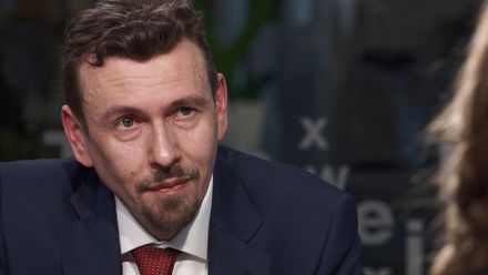 Psychoterapeut: Mám strach z toho, co se kolem koronaviru děje. Postup vlády nechápu