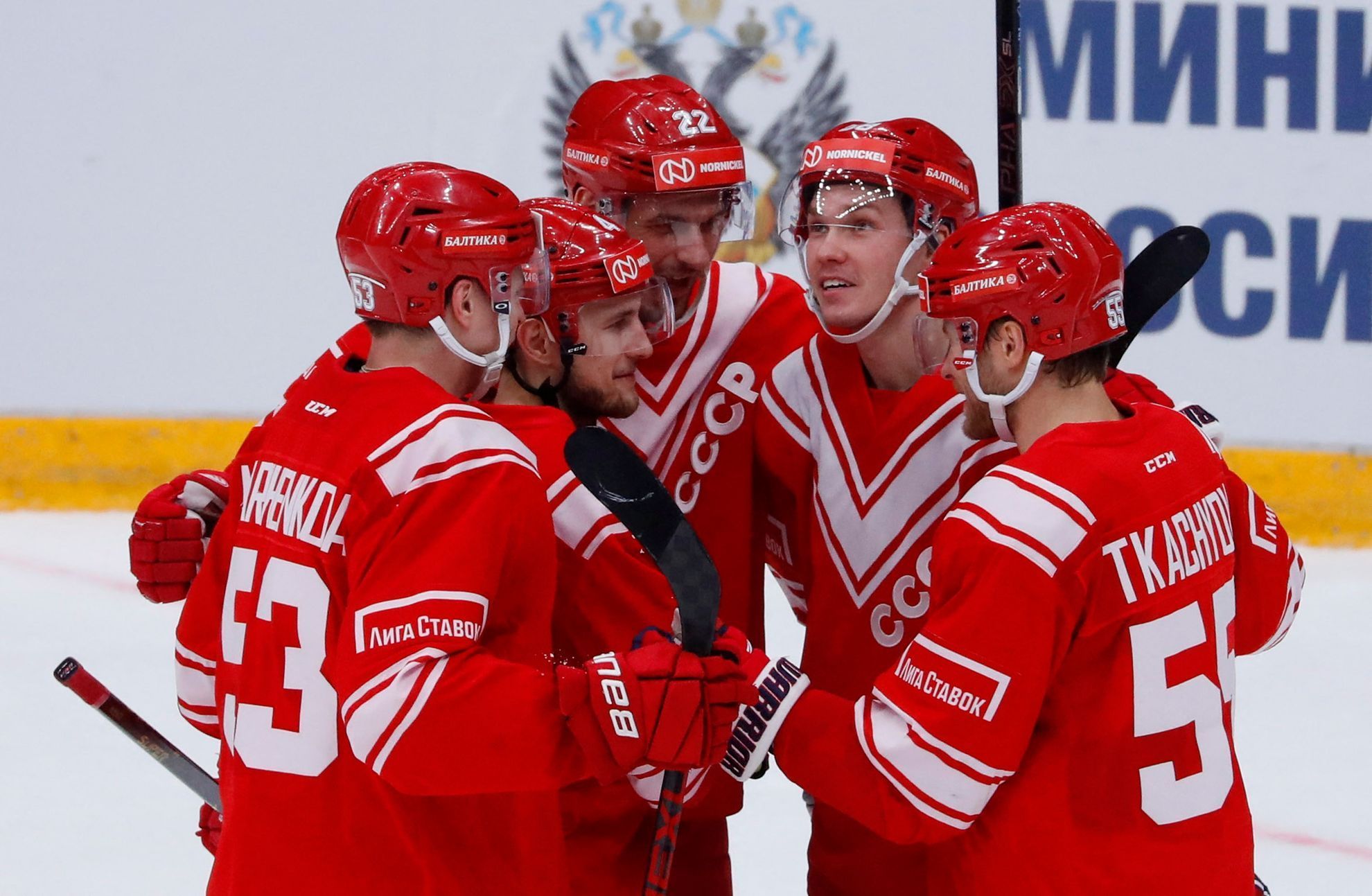 Ruští hokejisté v utkání Euro Hockey Tour s Českem