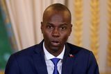 7. července 2021 - Haitského prezidenta Jovenela Moïseho zavraždilo u něj doma komando. Podle policie šlo o Kolumbijce a Američany haitského původu. Třiapadesátiletý Moïse byl v úřadu od roku 2017, poslední roky jeho mandátu ale doprovázela kritika, že nebyl schopen reagovat na krizi, ve které se Haiti nachází.