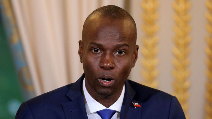 Záběry neznámých útočníků se samopaly před soukromou rezidencí haitského prezidenta Jovenela Moïseho