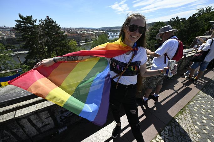 Snímek ze sobotního duhového průvodu festivalu Prague Pride.