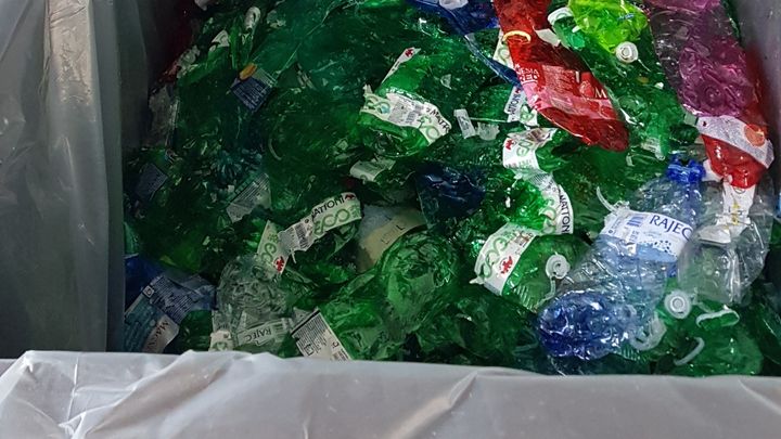 Pět korun za PET láhev a devět z deseti Čechů bude recyklovat, ukázal průzkum