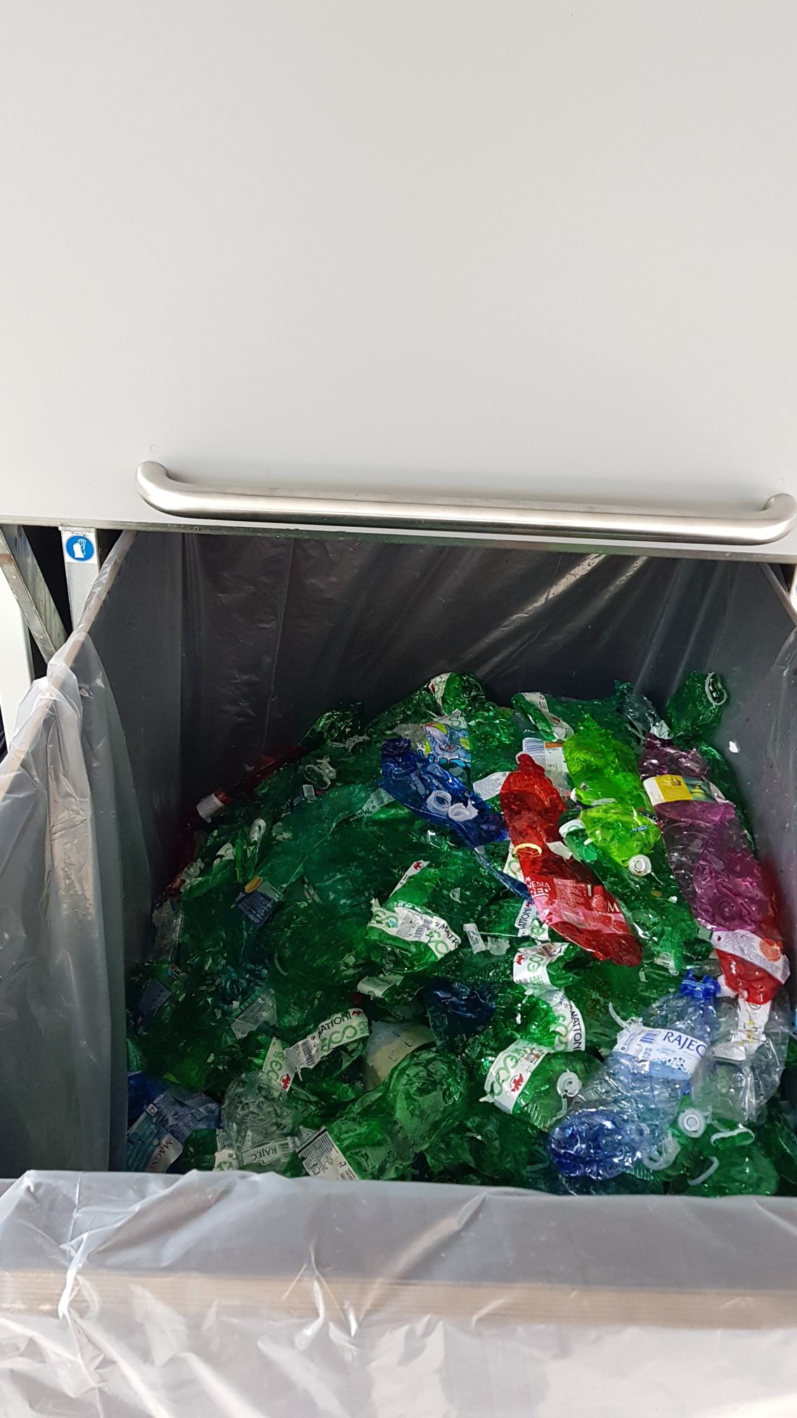 Výkupní automat na PET lahve Život PET lahve lahev plast recyklace KMV