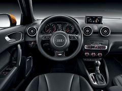 Interiér je typický pro značku Audi 