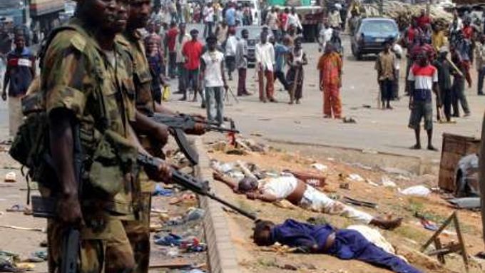 V Nigérii dochází k častým náboženským střetům. Mnoho lidí při nich umírá i kvůli zásahům policie.