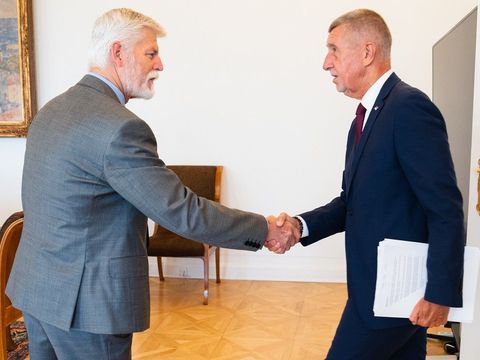 Prezident na klíčovém rozcestí. Pro Babiše má jasnou podmínku, než ztratí vliv