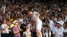 Andy Murray slaví vítězství ve Wimbledonu 2013