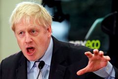 Johnson nemusí před soud. Vypovídat měl o údajných lžích během brexitové kampaně