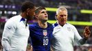 Zraněný Christian Pulisic poté, co dal gól v zápase MS 2022 Írán - USA