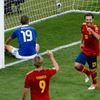 Finále Eura: Španělsko - Itálie (Juan Mata a Fernando Torres se radují z branky)